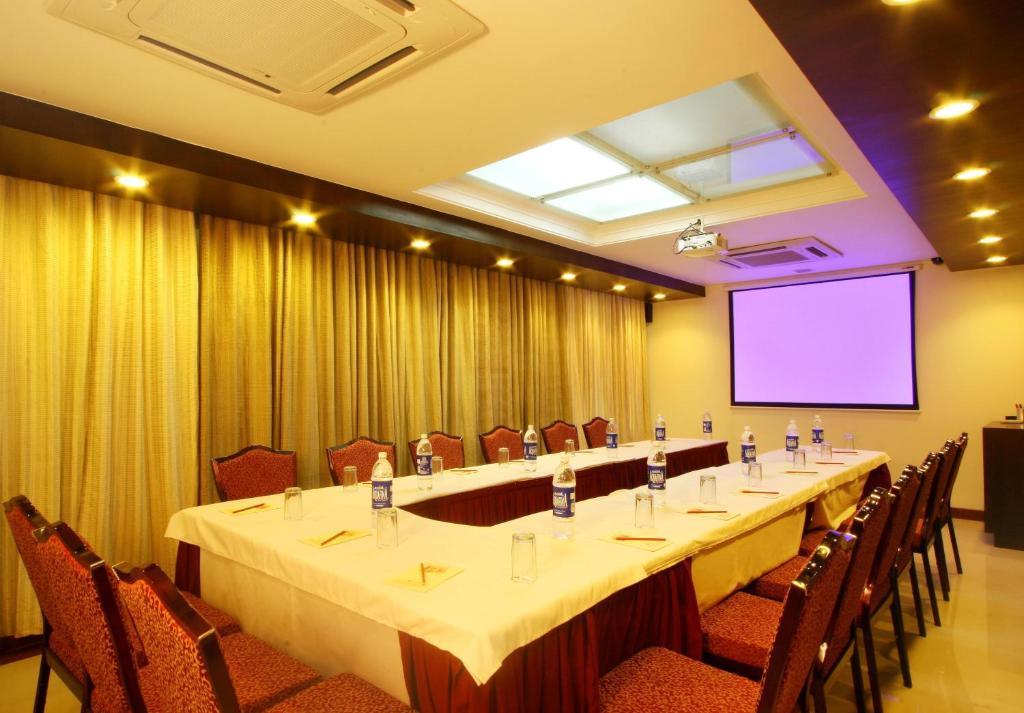 Ambience Executive Hotel Pimpri-Chinchwad Afaceri foto